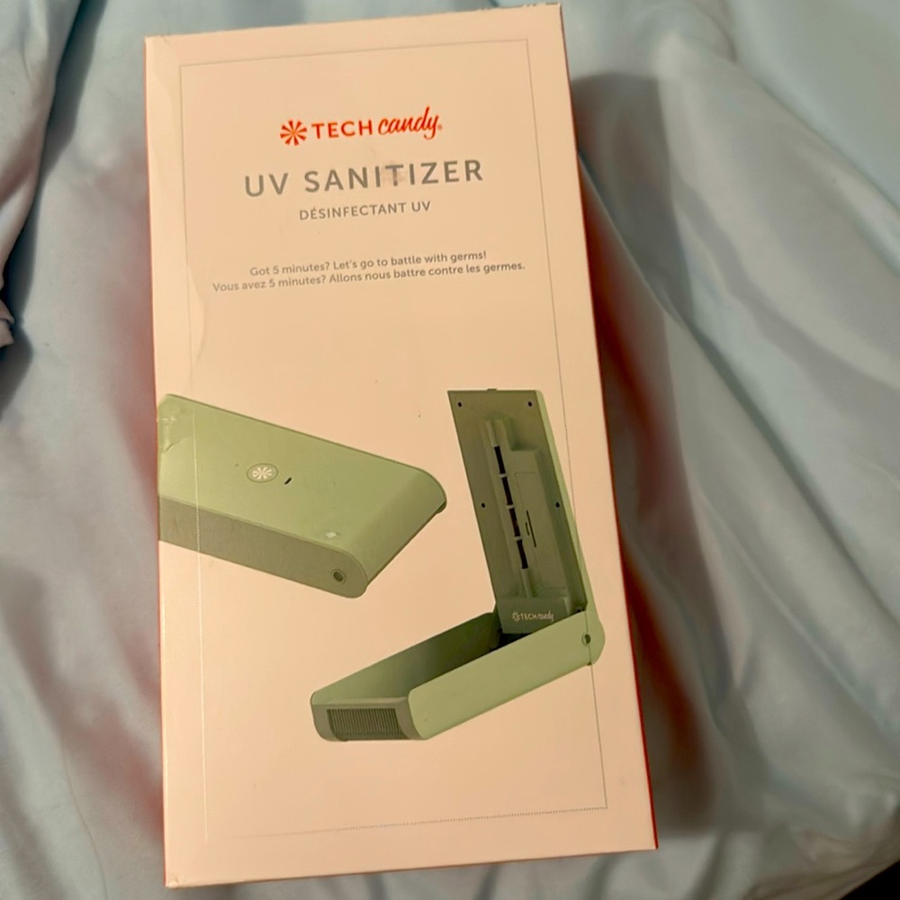 NWT tech candy. UV sanitizer. Disinfected UV.  Don’t miss out.